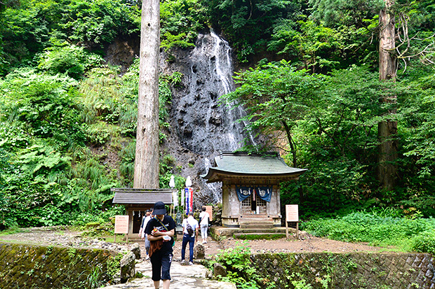 須賀の滝・祓川神社・岩戸分神社