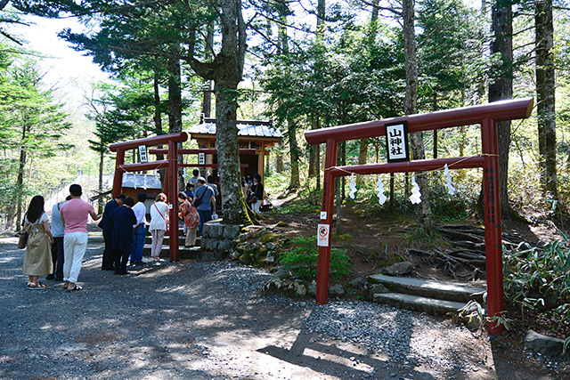 新屋 山神社の奥宮