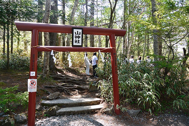 新屋 山神社の奥宮