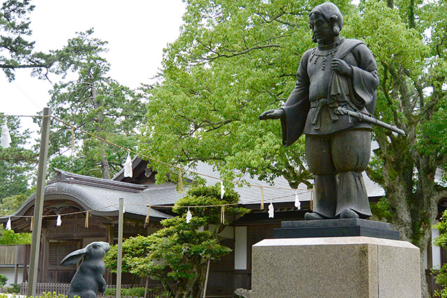 出雲大社・御慈愛の御神像