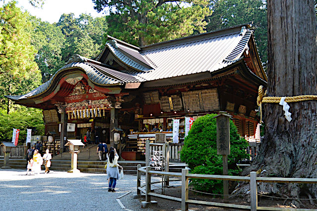 北口本宮冨士浅間神社の拝殿