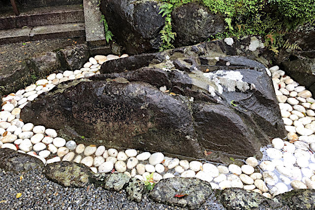 熊野那智大社・烏石
