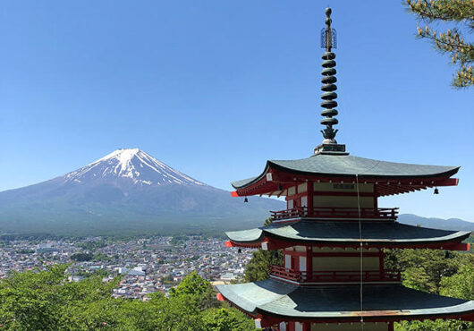 【新倉富士浅間神社】さくや姫階段からの絶景と御朱印。桜の季節に行きたい!