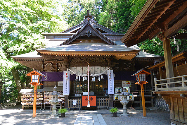 新倉富士浅間神社・本殿