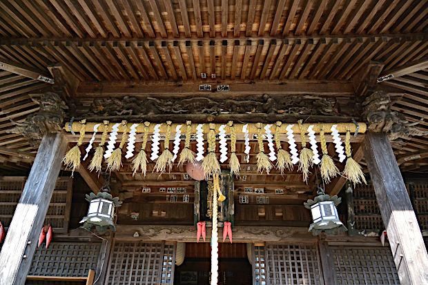 冨士御室浅間神社・拝殿
