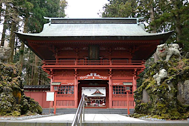 東口冨士浅間神社の神門