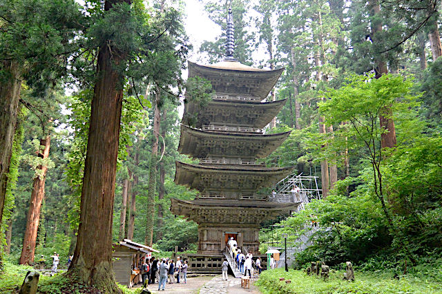 羽黒山の五重塔