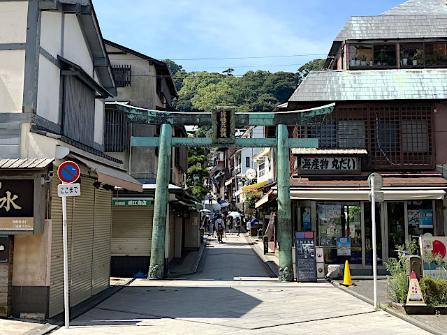 青銅の鳥居