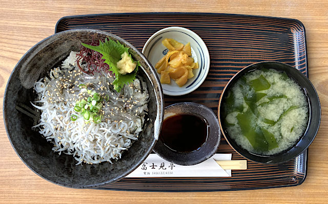 ２色しらす丼